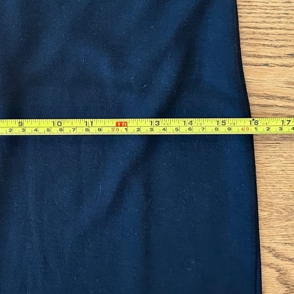 Ann Taylor Midi Scoop Neck Office Cocktail Dress in Size 0 - Picture 4 of 8